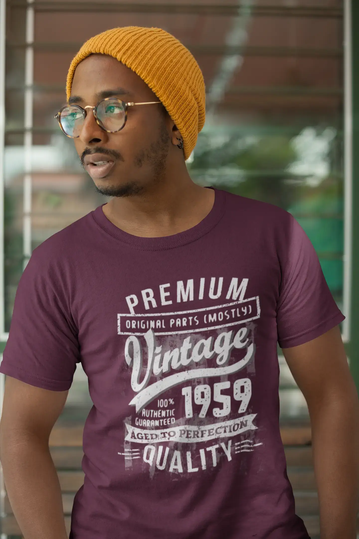 ULTRABASIC - Graphic Men's 1959 Aged to Perfection Birthday Gift T-Shirt