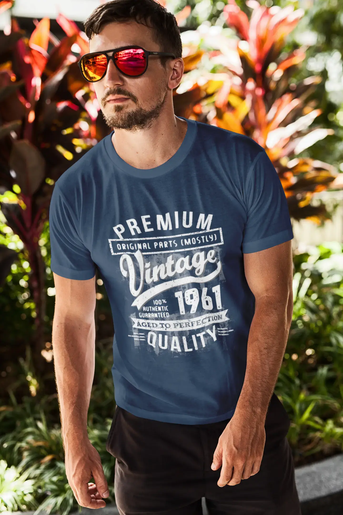 ULTRABASIC - Graphic Men's 1961 Aged to Perfection Birthday Gift T-Shirt