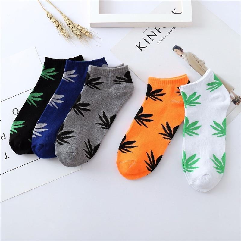 Fashion New Arrival Men Socks Colorful Breathable Socks Maple Leaf Comfortable Cotton Short Socks Harajuku Gifts for Men